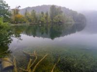 Bei Nebelstimmung entlang dem Malo See - Plitvice NP